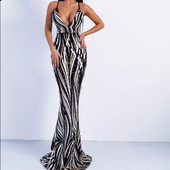 NWT v Sequin party dress - Picture 3 of 8